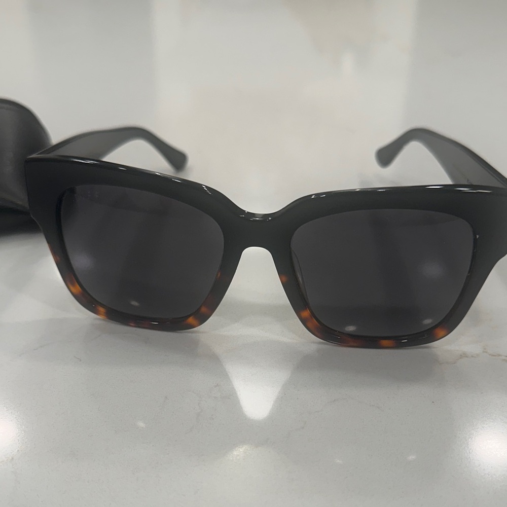 Diff Eyewear Black and Tortoiseshell Sunglasses - image 3